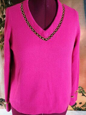 EUC Michael Kors Sz XL Deep Fuchsia V-Neck Gold Chain Detail Sweater Stunning!